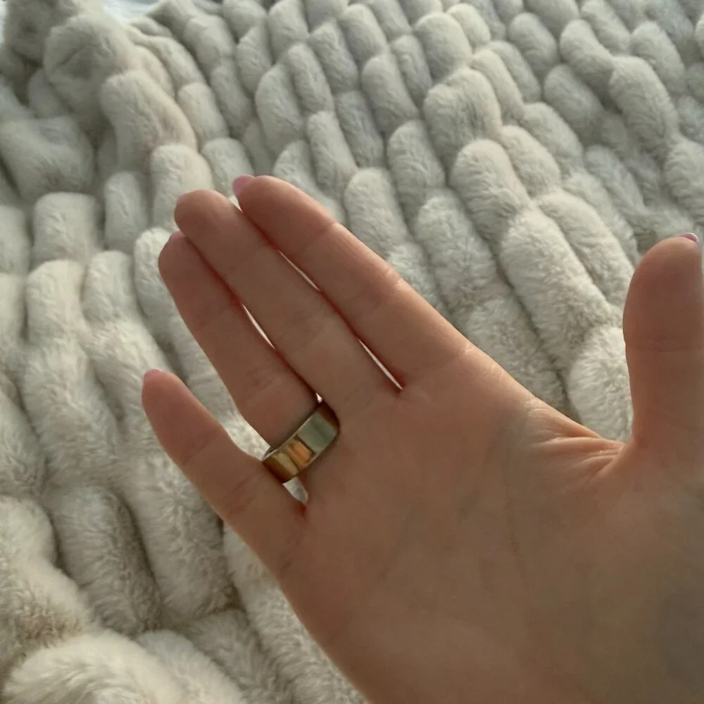 Gen 3 Oura Ring - Gold Heritage Size 6 + Charger!